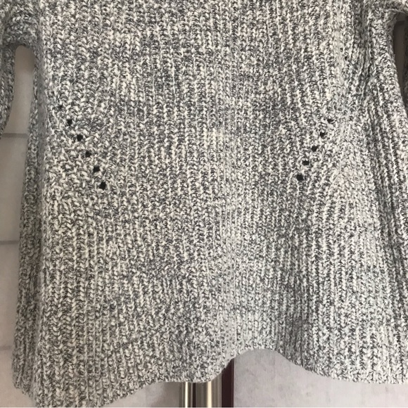 GAP Gray Knit Sweater, Size Medium - Picture 3 of 12